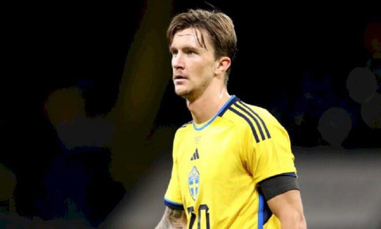 نقل لاعب كرة قدم شهير إلى مركز تأهيل نقل-لاعب-كرة-قدم-شهير-إلى-مركز-تأهيل