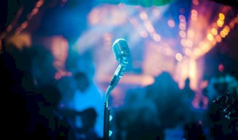 نجم عربي شهير يعترف: تعرضت للتنمر والاستهزاء من كبار الملحنين نجم-عربي-شهير-يعترف:-تعرضت-للتنمر-والاستهزاء-من-كبار-الملحنين