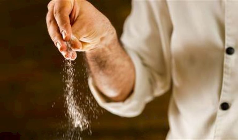 علمياً… ما هي كمية الملح المسموحة بالأكل؟ علمياً…-ما-هي-كمية-الملح-المسموحة-بالأكل؟