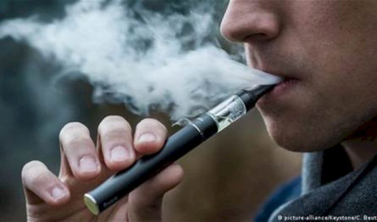 تحذير عاجل من السجائر الإلكترونية… ما تُسبّبه خطير جدّاً تحذير-عاجل-من-السجائر-الإلكترونية…-ما-تُسبّبه-خطير-جدّاً