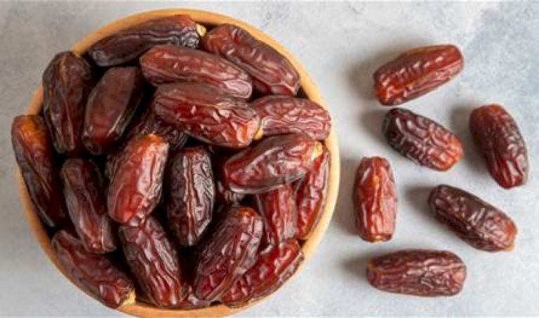بوجبتي-الإفطار-والسحور.-8-فوائد-ذهبية-لتناول-التمر