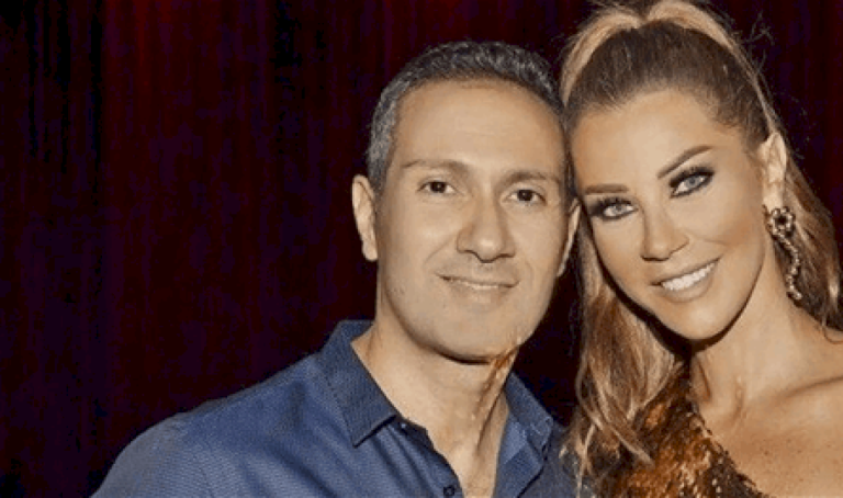 برفقة طليقها كارلا حداد تحتفل بأحد الشعانين.. وابنتهما نسخة عنها (صور) برفقة-طليقها-كارلا-حداد-تحتفل-بأحد-الشعانين.-وابنتهما-نسخة-عنها-(صور)