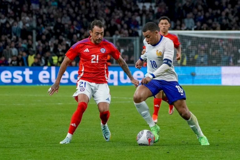 فرنسا-تنتصر-على-تشيلي