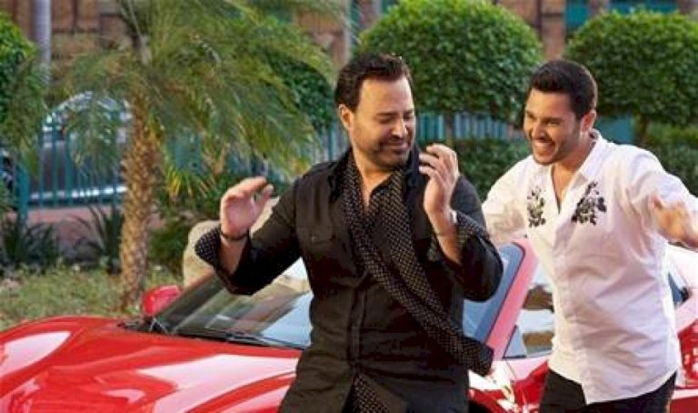 على الطريقة البعلبكية.. عاصي الحلاني “يدبك” مع ابنه الوليد (صور) على-الطريقة-البعلبكية.-عاصي-الحلاني-"يدبك"-مع-ابنه-الوليد-(صور)