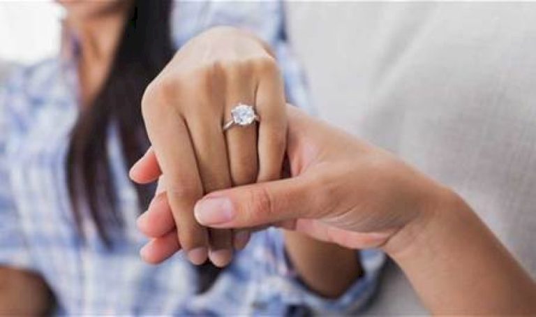 متى-تدخل-الانفلونسر-المشهورة-القفص-الذهبي؟