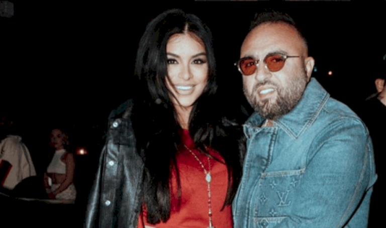 بعد إنجابها مؤخرا مولودها الرابع.. صورة عائلية لريما فقيه تكشف خسارتها الكثير من الوزن بعد-إنجابها-مؤخرا-مولودها-الرابع.-صورة-عائلية-لريما-فقيه-تكشف-خسارتها-الكثير-من-الوزن