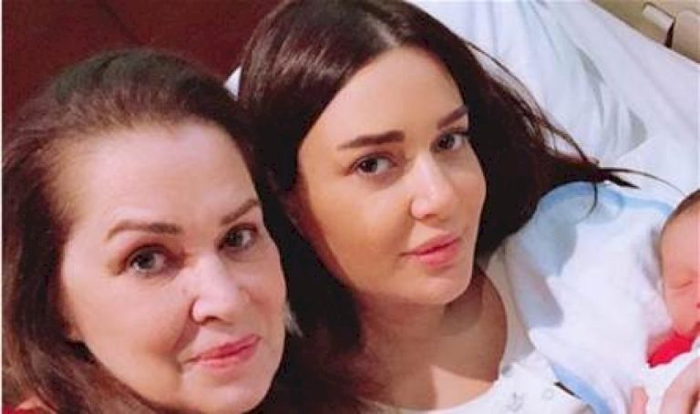 خبر وفاتها هزّ الوسط الفني.. هذه نصائح والدة سيرين عبد النور لها في أيامها الأخيرة خبر-وفاتها-هزّ-الوسط-الفني.-هذه-نصائح-والدة-سيرين-عبد-النور-لها-في-أيامها-الأخيرة