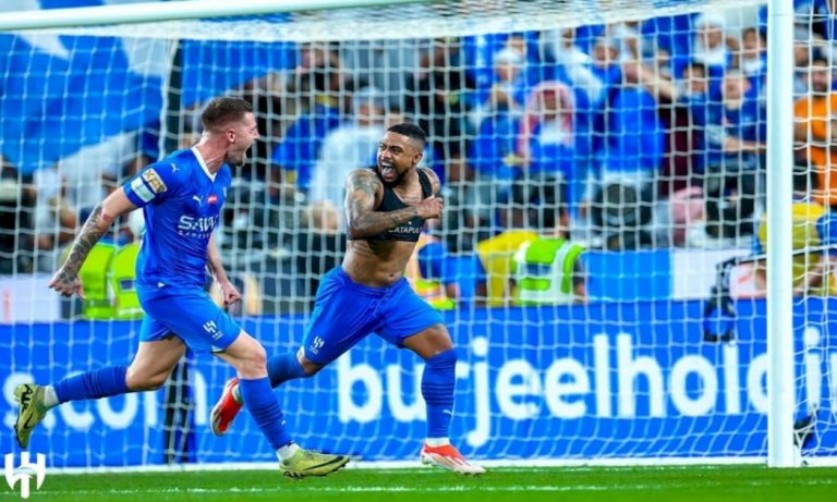 الهلال يهزم الاتحاد.. ويفوز بكأس السوبر الهلال-يهزم-الاتحاد.-ويفوز-بكأس-السوبر