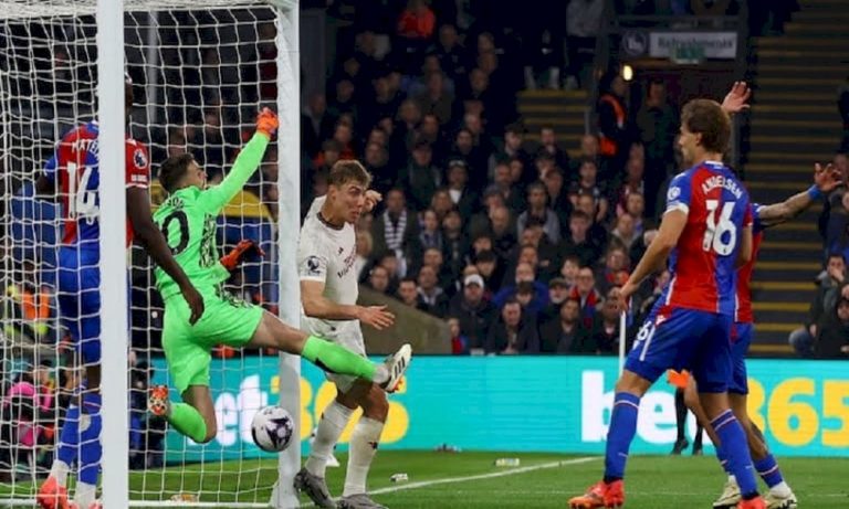 كريستال-بالاس-يكتسح-اليونايتد-برباعية