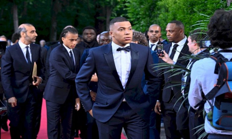 مبابي يفوز بجائزة جديدة مبابي-يفوز-بجائزة-جديدة