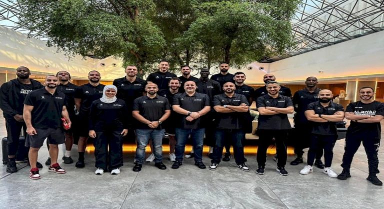 بعثة-نادي-الرياضي-تغادر-إلى-دبي