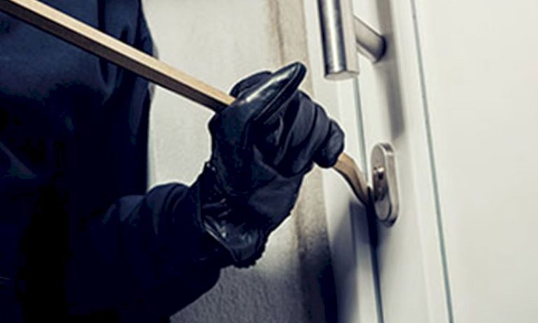 أسطورة إيطاليا يتعرض للاعتداء خلال السطو على منزله أسطورة-إيطاليا-يتعرض-للاعتداء-خلال-السطو-على-منزله