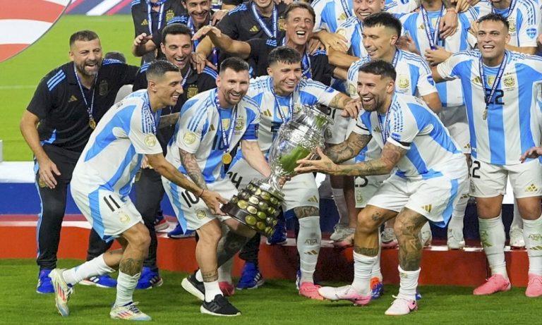 بالفيديو:-ميسي-“يرد-الجميل”-لثنائي-الأرجنتين