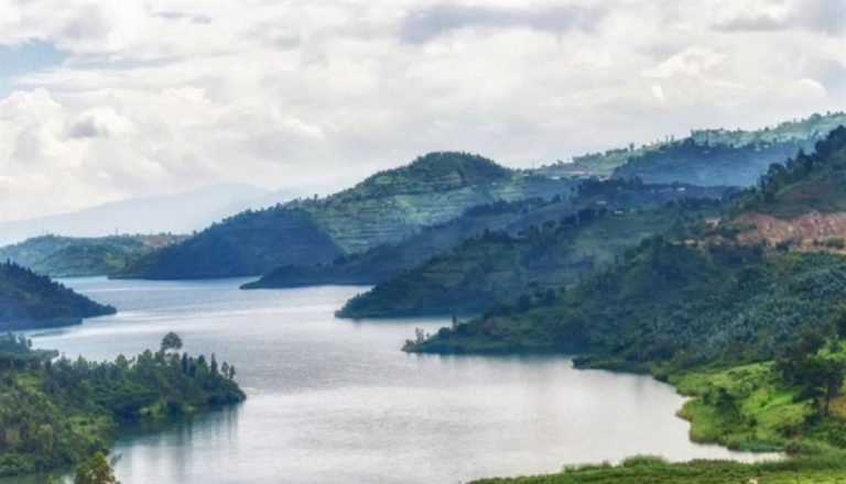 في أفريقيا.. بحيرة يمكن أن تنفجر فجأة وتقتل الآلاف في-أفريقيا.-بحيرة-يمكن-أن-تنفجر-فجأة-وتقتل-الآلاف