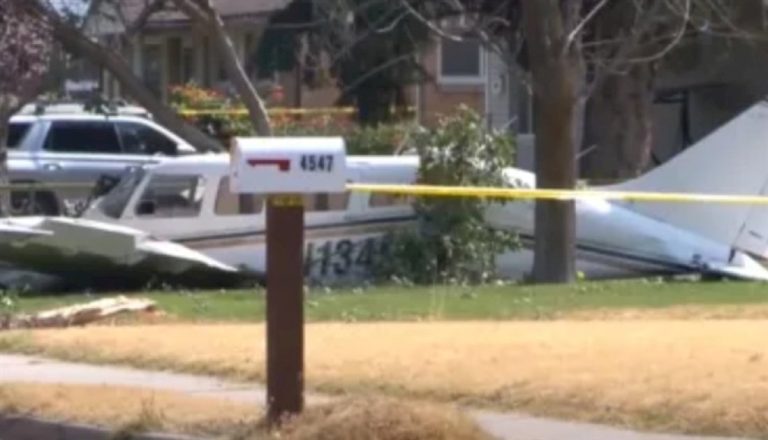 أمريكا.. طائرة تثير الرعب بعد تحطمها أمام منزل أمريكا.-طائرة-تثير-الرعب-بعد-تحطمها-أمام-منزل