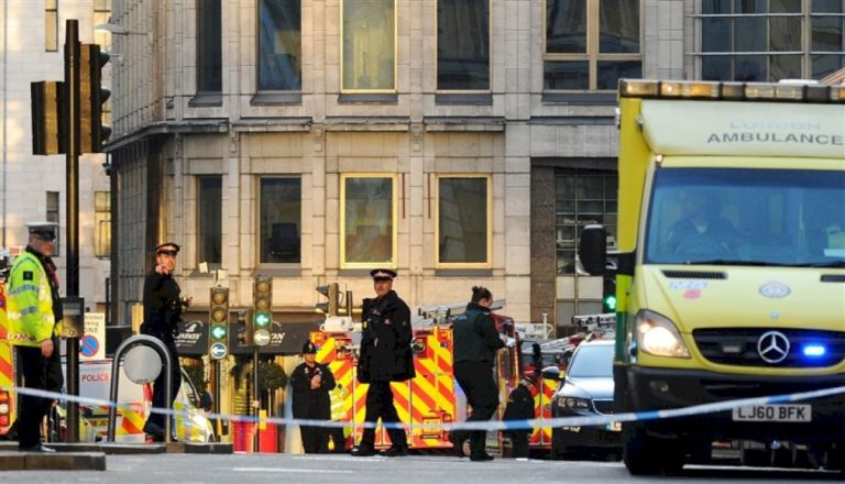 مقتل طفلين وإصابة 11 في بريطانيا مقتل-طفلين-وإصابة-11-في-بريطانيا