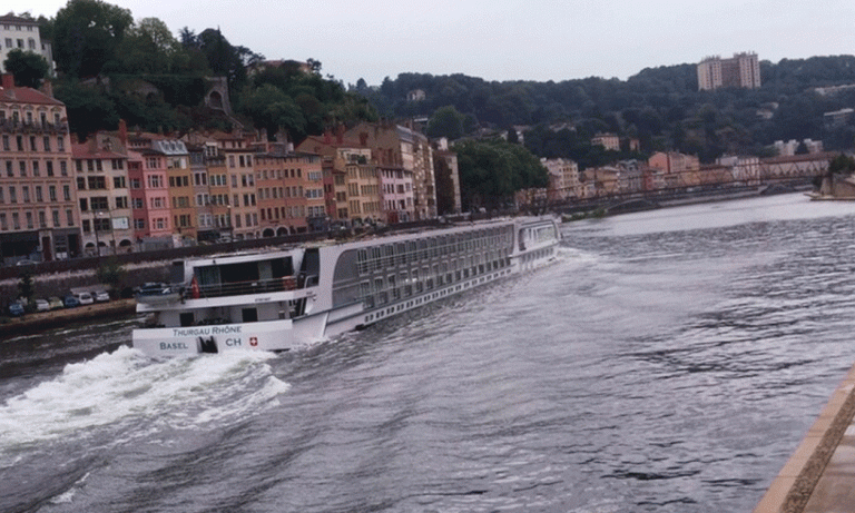 العواصف تؤدي إلى تأخير مبارة في الاولمبياد العواصف-تؤدي-إلى-تأخير-مبارة-في-الاولمبياد