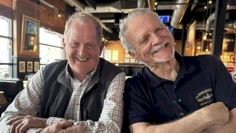 الساعات الأخيرة للغواصة تيتان قبل انفجارها الساعات-الأخيرة-للغواصة-تيتان-قبل-انفجارها