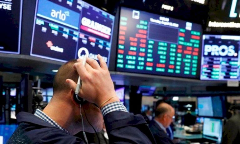 بعد يوم من الهلع.. البورصات العالمية تنتعش بعد-يوم-من-الهلع.-البورصات-العالمية-تنتعش