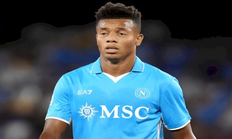 مهاجم-نابولي-يتعرّض-لسرقة-تحت-تهديد-السلاح!