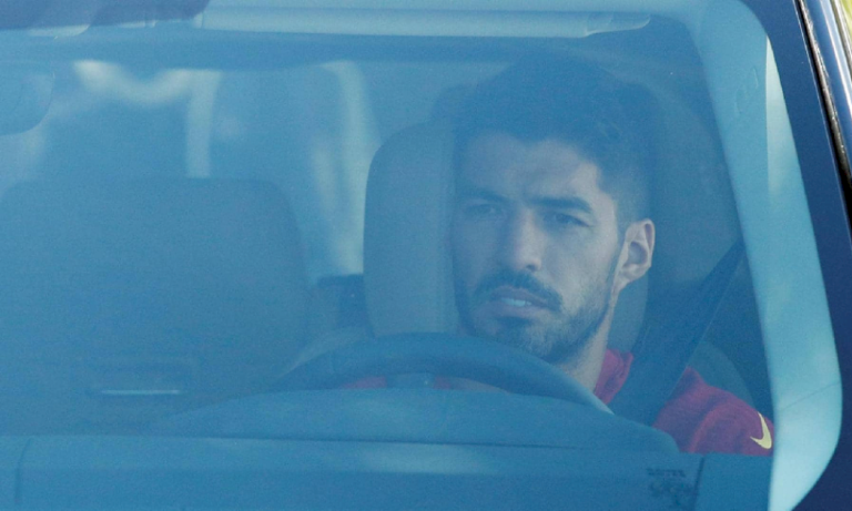 سواريز يعتزل دوليًا سواريز-يعتزل-دوليًا