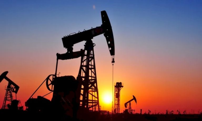 النفط يتراجع وسط مخاوف على الطلب النفط-يتراجع-وسط-مخاوف-على-الطلب