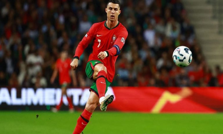 رونالدو-يقود-البرتغال-للتأهل-لربع-نهائي-دوري-الأمم-الأوروبية