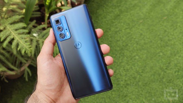 موتورولا-تعلن-عن-هاتفها-الجديد-لشبكات-5g