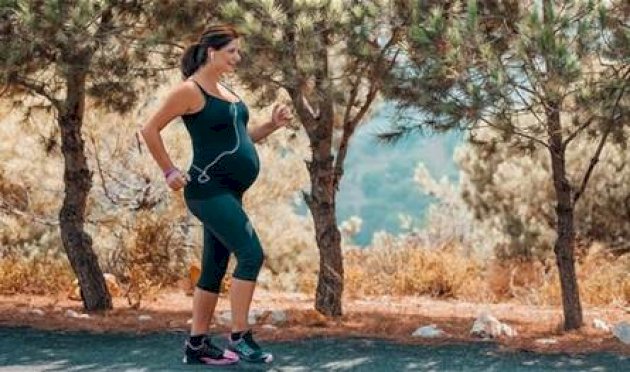 المشي أثناء الحمل… نشاط بسيط وفوائد عظيمة المشي-أثناء-الحمل…-نشاط-بسيط-وفوائد-عظيمة