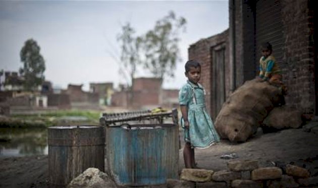 الفقراء.-الأكثر-تضرراً-من-تراجع-المساعدات-الصحية-الدولية