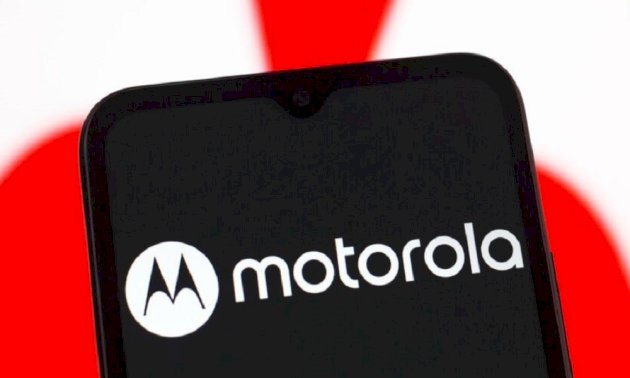 موتورولا-تطلق-هاتفًا-ببطارية-كبيرة-وكاميرات-ممتازة
