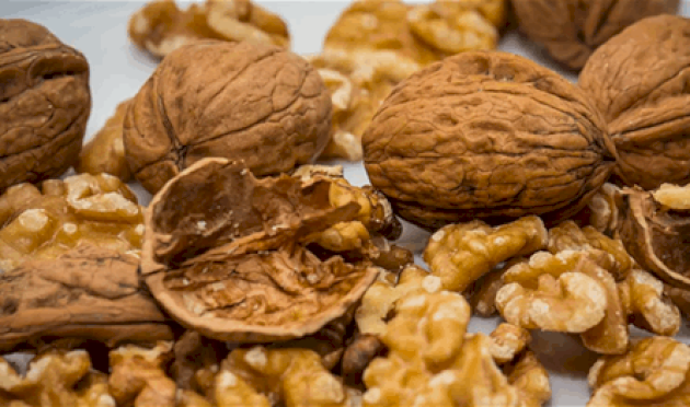 كيف-يمكن-لحفنة-من-الجوز-أن-تؤثر-على-النوم-والتركيز؟