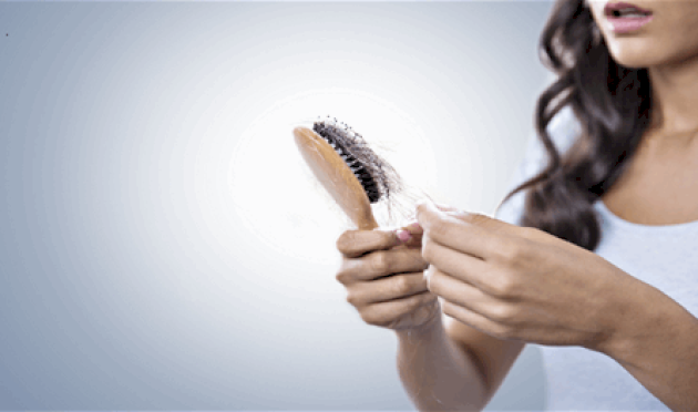 3-أسباب-لتساقط-الشعر.-طبيبة-تكشفها