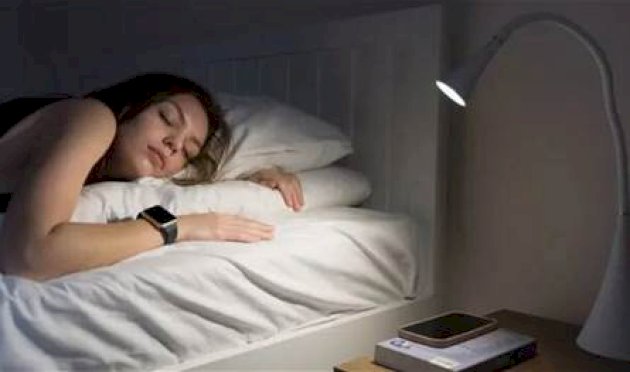 قبل النوم… هذه الممارسات قد تؤذي دماغك دون أن تشعر! قبل-النوم…-هذه-الممارسات-قد-تؤذي-دماغك-دون-أن-تشعر!