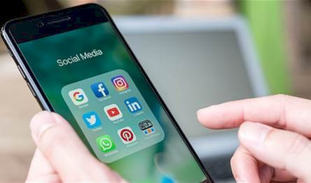 تحذير علمي.. النشر ليلاً على وسائل التواصل يهدد صحتك النفسية؟ تحذير-علمي.-النشر-ليلاً-على-وسائل-التواصل-يهدد-صحتك-النفسية؟