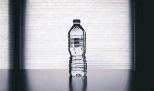 معلومات مهمة.. تحذير من المياه المعبأة بـ"عبوات بلاستيكية" معلومات-مهمة.-تحذير-من-المياه-المعبأة-بـ"عبوات-بلاستيكية"
