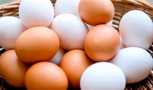 هل-يحدد-لون-البيض-قيمته-الغذائية؟