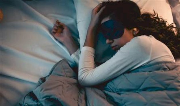 تمرين-بسيط-يسهّل-النوم-بسرعة…-تعّرف-إليه!