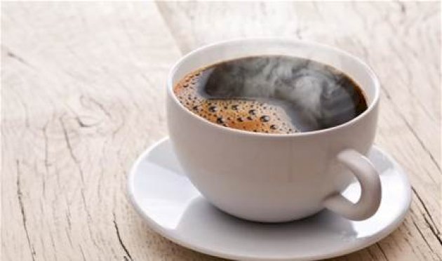 كيف-يخفف-الكافيين-الصداع…-ومتى-يصبح-سبباً-له؟