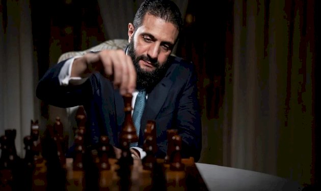 الشرع يلعب الشطرنج في واشنطن! (صورة) الشرع-يلعب-الشطرنج-في-واشنطن!-(صورة)