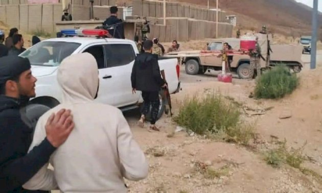 إعتصام-أمام-مركز-للجيش.-والأمن-السوري-يتدخل