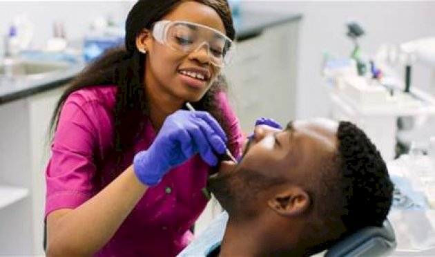 جفاف-الفم-وآثار-الأدوية…-تفاصيل-يجب-أن-يعرفها-طبيب-الأسنان-قبل-العلاج