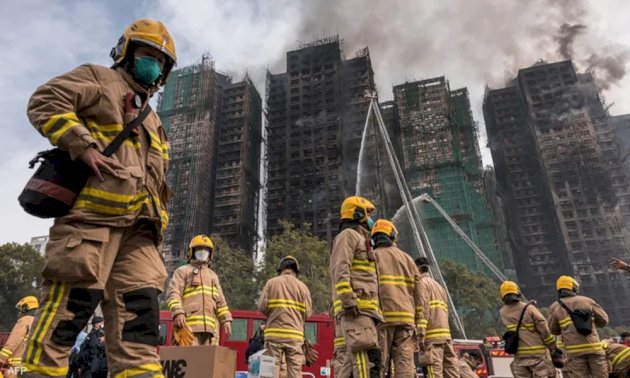 حريق هونغ كونغ الهائل: قتلى ومفقودون وشبهات بإهمال جسيم! حريق-هونغ-كونغ-الهائل:-قتلى-ومفقودون-وشبهات-بإهمال-جسيم!