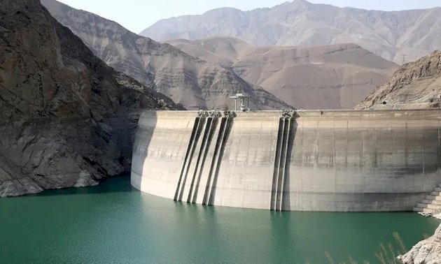 إيران-توقف-توليد-الكهرباء-من-سدّ-مائي-كبير!