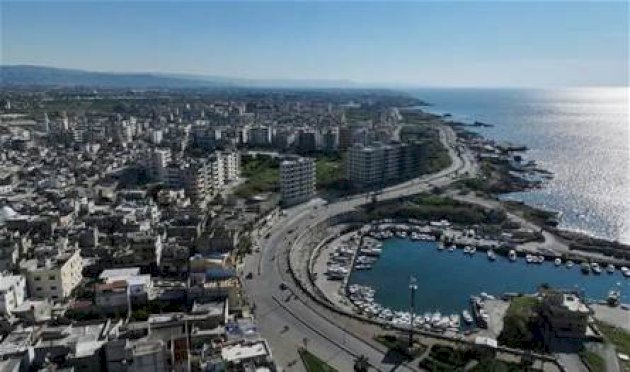 نجم سوري يستعيد ذكريات طفولته في اللاذقية (فيديو) نجم-سوري-يستعيد-ذكريات-طفولته-في-اللاذقية-(فيديو)