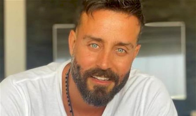 شعر بحالة إعياء شديدة ودخل إلى المستشفى.. ما الذي كُِشِفَ عن وضع الفنان سعد رمضان الصحيّ؟ شعر-بحالة-إعياء-شديدة-ودخل-إلى-المستشفى.-ما-الذي-كُِشِفَ-عن-وضع-الفنان-سعد-رمضان-الصحيّ؟