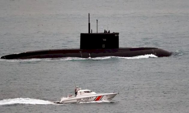 غواصة-روسية-تبحر-3-أيام-قرب-بريطانيا