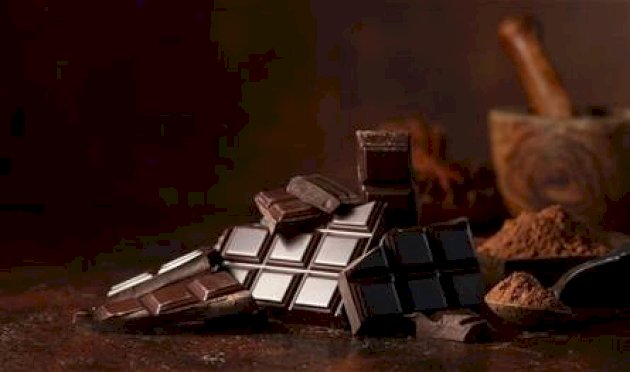 عنصر-يبطئ-الشيخوخة-في-الشوكولا-الداكنة.-ما-هو؟