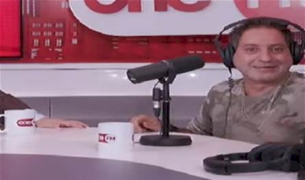 "صار تحت الطاولة"… فيديو يُوثّق ما فعله فنان لبنانيّ معروف مباشرة على الهواء عند سماعه صوت زوجته "صار-تحت-الطاولة"…-فيديو-يُوثّق-ما-فعله-فنان-لبنانيّ-معروف-مباشرة-على-الهواء-عند-سماعه-صوت-زوجته