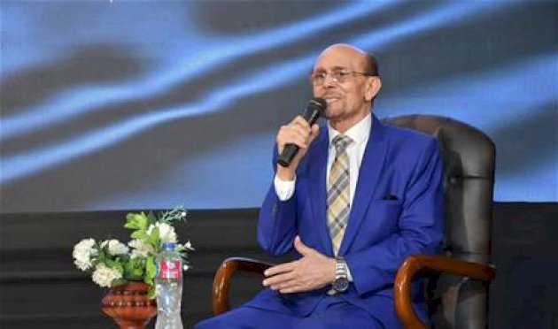 "كان-جالسًا-على-كرسي-ويشرب-الشاي"…-محمد-صبحي-يوضح-سبب-أزمته-مع-السائق-(فيديو)